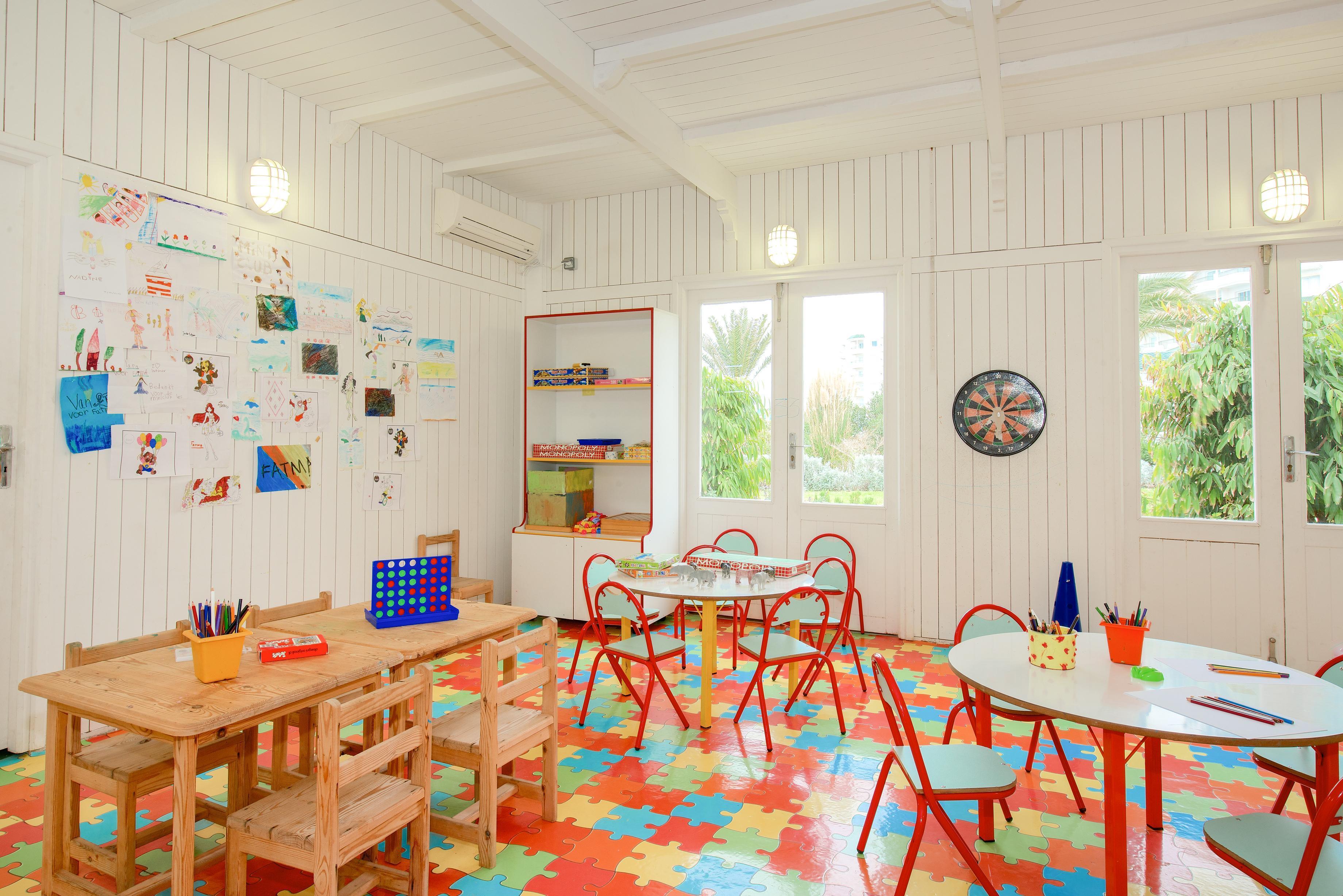Iberostar Selection Royal El Mansour Hotel Mahdia Exterior photo A classroom at the school